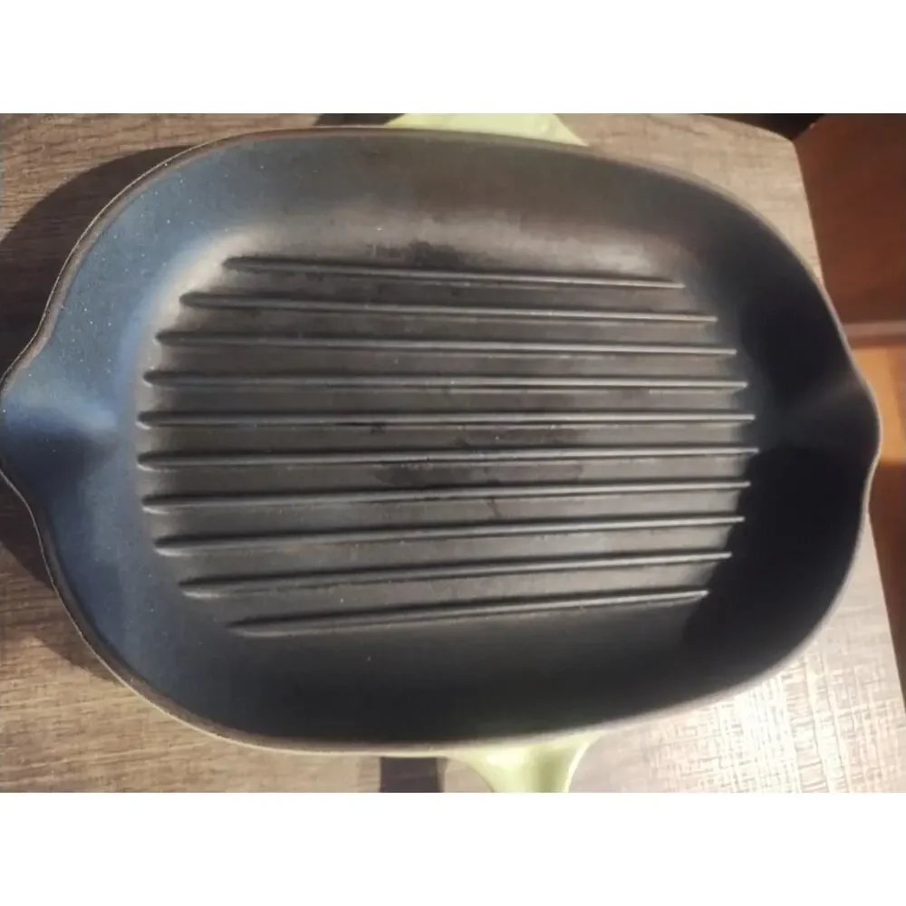 Le Creuset #32 Cast Iron Enameled Griddle Pan In Palm Color Discontinued 14 x 9